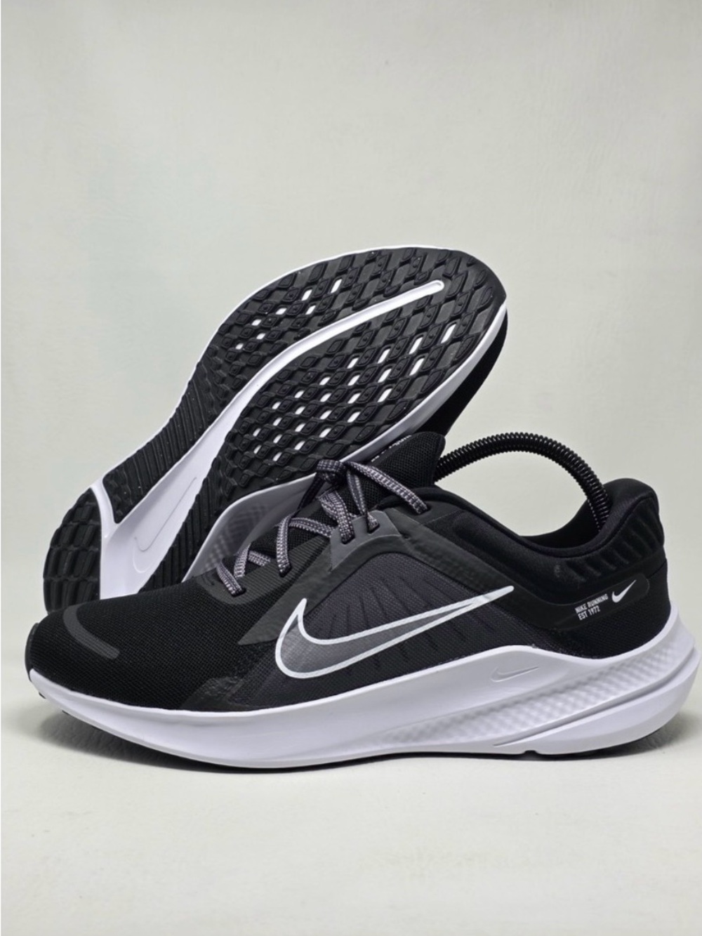 Nike Quest 5 Size 10.5 Womens
Black/Plum Fog -Iron Grey Sneakers DD9291-002 New